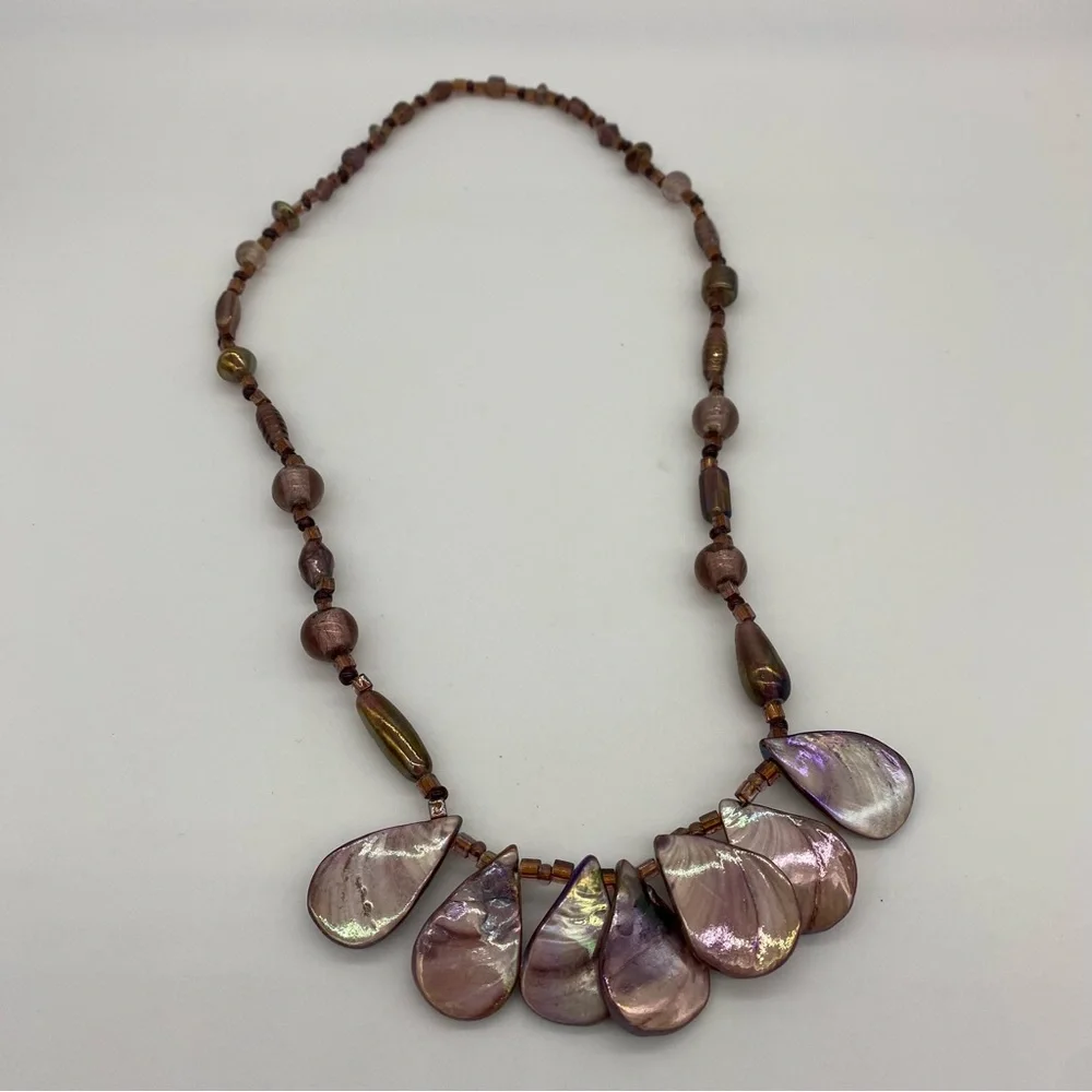 Luster Shells and Glass Beaded Necklace - Picture 5 of 9